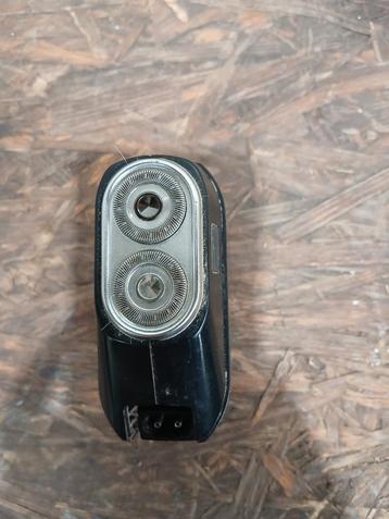 Vintage Philips Scheerapparaat beschikbaar voor biedingen