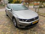 Volkswagen Passat GTE PHEV 218pk, Connected-Plus(pano,trekh), Auto's, 46 €/maand, 1600 kg, Zilver of Grijs, Leder en Alcantara