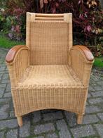 Rotan fauteuil met fraai houten leuning erop, Ophalen, Gebruikt, Tropische stijl, 50 tot 75 cm