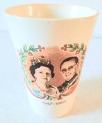 Beker van Juliana en Prins Bernard., Verzamelen, Koninklijk Huis en Royalty, Ophalen of Verzenden, Gebruikt, Nederland, Servies