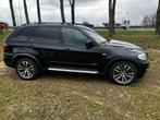 BMW X5 4.4 Xdrive 50I V8 408 pk AUT 2010 Zwart | Youngtimer, Auto's, BMW, 4x4, 2165 kg, 4395 cc, Zwart