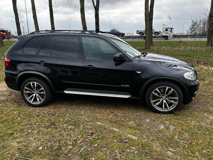 BMW X5 4.4 Xdrive 50I V8 408 pk AUT 2010 Zwart | Youngtimer, Auto's, BMW, Particulier, X5, 4x4, ABS, Achteruitrijcamera, Adaptieve lichten