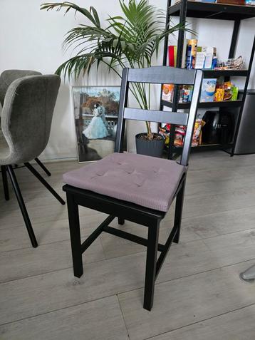 4x eetstoelen beschikbaar voor biedingen
