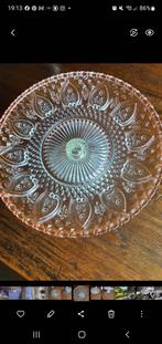 rood glas nu voor €15.00 24 breed 11 cm  hoog, Ophalen of Verzenden