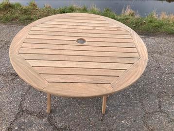 Duurzame teakhouten tuintafel, Gloster, rond 110, als NIEUW beschikbaar voor biedingen