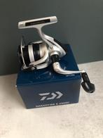 Daiwa spinning reel Sweepfire E 2500C (new), Ophalen of Verzenden, Nieuw, Molen