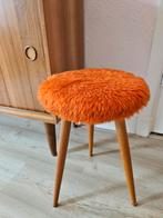 Retro vintage 60s oranje fluffy kruk, Tweedehands, Tweedehands, Ophalen of Verzenden, Hout