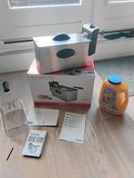 Nova Deep Fryer.Plus drie lieter frituur olie., Ophalen, Nieuw
