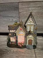 Lemax kerk met verlichting gepimpt kerstdorp kersthuisjes, Diversen, Kerst, Ophalen of Verzenden, Zo goed als nieuw