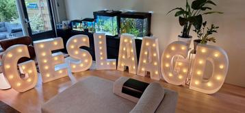 Lichtletters GESLAAGD te huur voor een compleet feest! beschikbaar voor biedingen