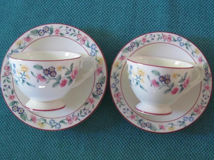 Royal Albert Marguerite Heren + Dames Kop en Schotel, Huis en Inrichting, Keuken | Servies, Zo goed als nieuw, Kop(pen) en/of Schotel(s)