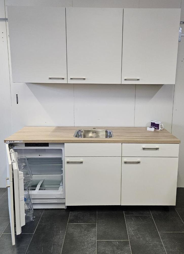 NIEUWE Q-Line Pantry keuken VOORRAAD 180 cm / INNOVARE, Huis en Inrichting, Keuken | Complete keukens, Nieuw, Enkelwandige keuken