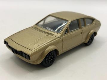 Solido 1305 Alfa Romeo Alfetta GTV goudkleur -GOED- M26 beschikbaar voor biedingen