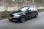 BMW 1-Serie 2.0 120I 170pk AUT 2008 Zwart 3dr, 65 €/maand, 1995 cc, 4 cilinders, 4 stoelen