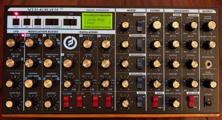 Moog Minimoog Voyager RME (Rackversion), Muziek en Instrumenten, Synthesizers, Zo goed als nieuw, Overige aantallen, Overige merken