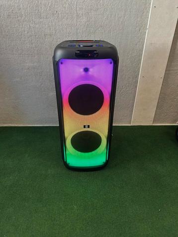 Nieuwe XXL party/karaokespeaker met 2 microfoons.SUPERHARD ! beschikbaar voor biedingen