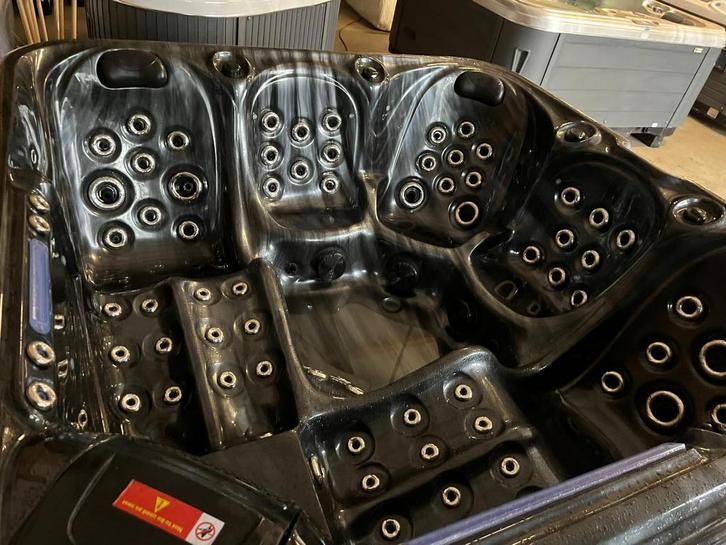 Demo 5 pers Spa Devine Vision incl. Garantie & Installatie, Tuin en Terras, Bubbelbaden en Hottubs, Zo goed als nieuw, Filter