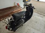 Mooie snorscooter vespa look, Fietsen en Brommers, Snorfietsen en Snorscooters, Ophalen, Zo goed als nieuw, Benzine, Vespa