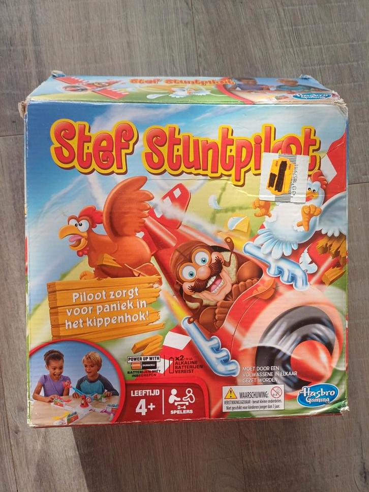 Spel Stef Stuntpiloot, Hobby en Vrije tijd, Gezelschapsspellen | Bordspellen, Zo goed als nieuw, Een of twee spelers, Drie of vier spelers