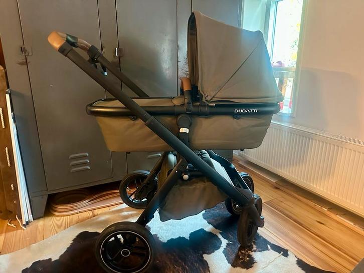 Dubatti One Donkergroen. Zwart/Cognac Frame en accessoires, Kinderen en Baby's, Kinderwagens en Combinaties, Zo goed als nieuw