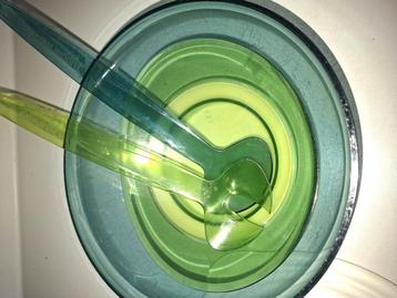 Tupperware schaal met couvert en deksel. Diameter 22cm beschikbaar voor biedingen