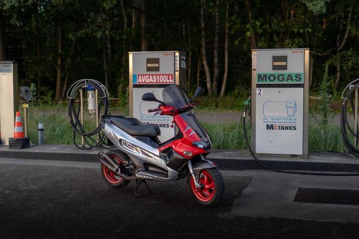 Gilara runner b klasse 70cc, Fietsen en Brommers, Brommers | Derbi, Zo goed als nieuw, Ophalen