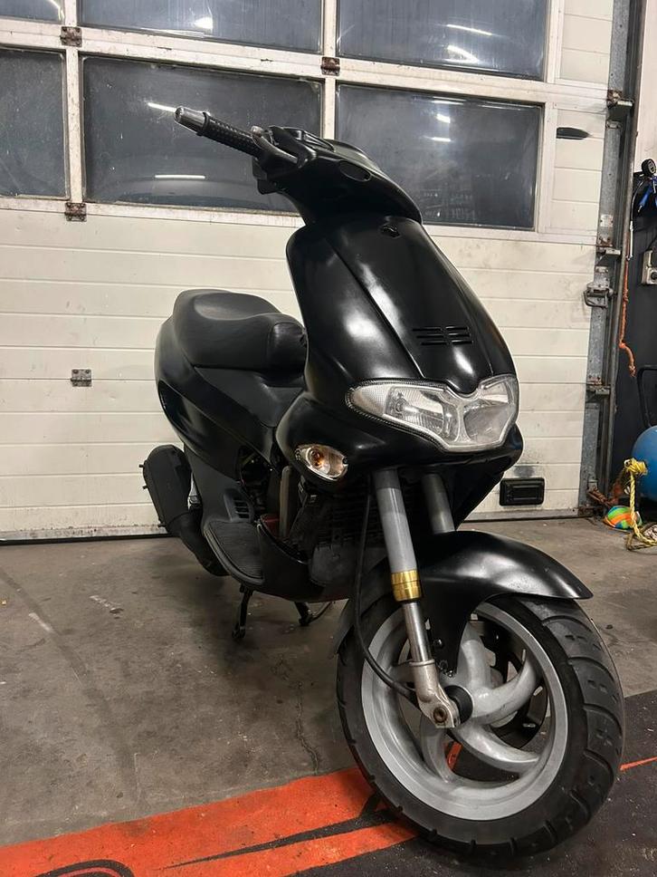 Gilera Runner DD 180cc, Fietsen en Brommers, Scooters | Piaggio, Zo goed als nieuw, Overige modellen, Tweetakt, Ophalen