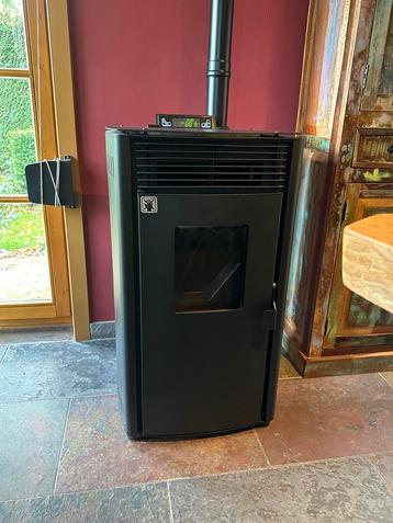 Pelletkachel 8kW - Zo goed als nieuw! Mei 2025 beschikbaar voor biedingen