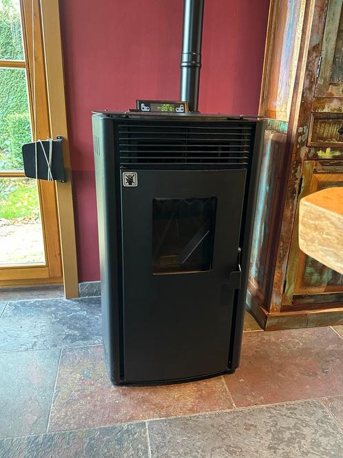 Pelletkachel 8kW - Zo goed als nieuw! Mei 2025, Huis en Inrichting, Kachels, Zo goed als nieuw, Vrijstaand, Pelletkachel, Overige brandstoffen