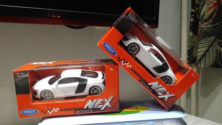 Welly Audi R8 Coupe 2007 1:43 Wit nieuw white metallic, Hobby en Vrije tijd, Modelauto's | 1:43, Nieuw, Auto, Overige merken, Ophalen of Verzenden