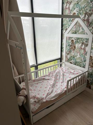 Gratis (Opknap) Peuterbed huisje 70x140 beschikbaar voor biedingen