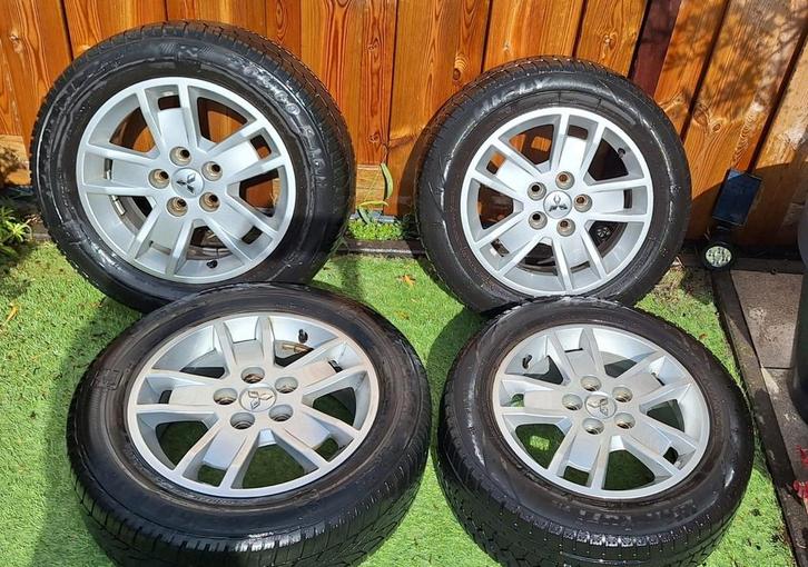 Winterbanden Mitsubishi Lancer/Outlander/ASX 205/60/16, Auto-onderdelen, Banden en Velgen, Gebruikt, Ophalen