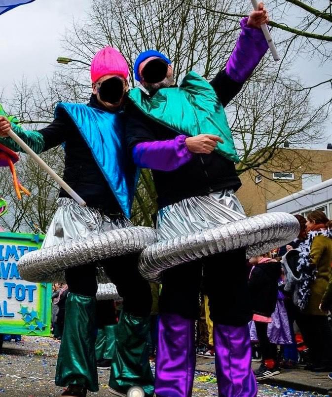 45x Ruimte space of raket/ kleine - grote loopgroep carnaval, Kleding | Heren, Carnavalskleding en Feestkleding, Zo goed als nieuw