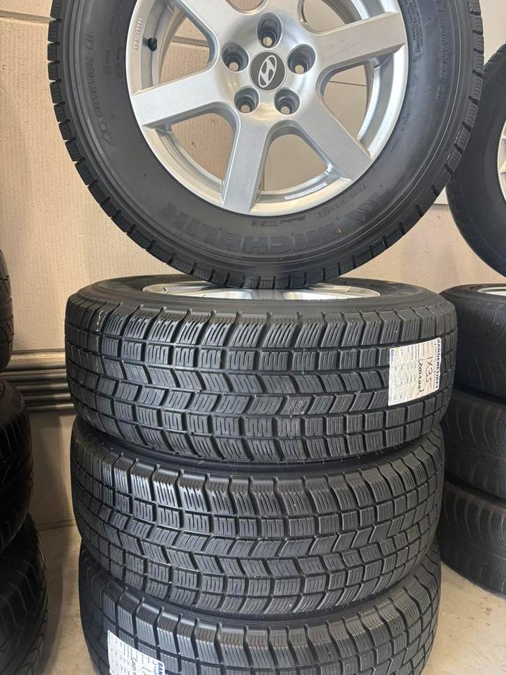 4 seizoensbanden Hyundai IX 35, Auto-onderdelen, Banden en Velgen, Banden en Velgen, Zomerbanden, Ophalen