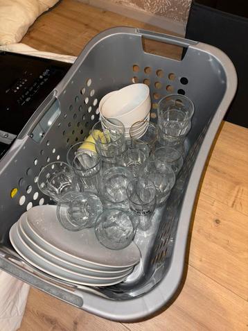 Servies, borden en glazen Ikea beschikbaar voor biedingen
