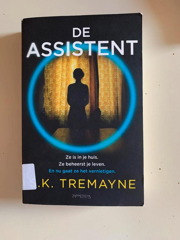 S.K. Tremayne - De assistent, Boeken, Thrillers, Zo goed als nieuw, Scandinavië, Ophalen of Verzenden