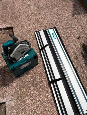 Makita invalzaag. Nooit gebruikt  beschikbaar voor biedingen