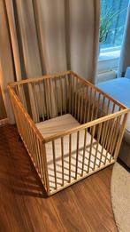 Baby box, Ophalen of Verzenden, Zo goed als nieuw, Wieltjes