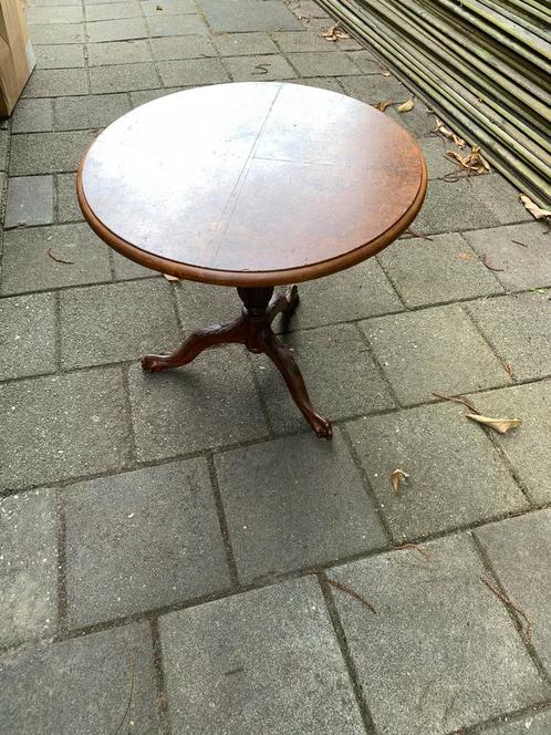 Antiek Driepoot Tafeltje, Antiek en Kunst, Antiek | Meubels | Tafels, Ophalen of Verzenden