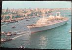 s.s. Rotterdam HAL met veel sleepboten voor het schip, Ophalen of Verzenden, Gebruikt, Kaart, Foto of Prent