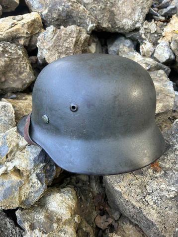 Duitse M35-helm WOII beschikbaar voor biedingen