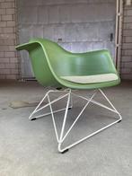 Vitra Eames LAR lounge chair, Huis en Inrichting, Metaal, Minder dan 75 cm, Modern, Gebruikt
