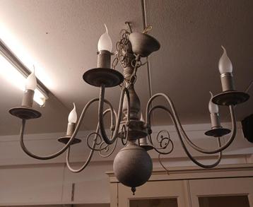 Sierlijke brocante kroonluchterlamp beschikbaar voor biedingen