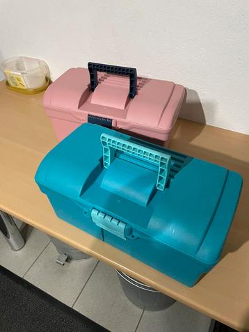Poetskoffer beschikbaar voor biedingen