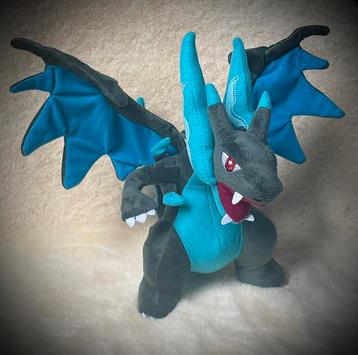 Pokémon Shiny Charizard knuffel beschikbaar voor biedingen