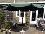 Parasol met standaard en beschermhoes, Tuin en Terras, Parasols, Ophalen, Gebruikt, Kantelbaar, 2 tot 3 meter