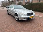 Mercedes-Benz E-Klasse E200 Kompressor Automaat – 2003, Auto's, Mercedes-Benz, Stof, Zwart, 4 cilinders, 1505 kg