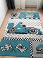 Kinderkamer Tapijt Raceauto, Huis en Inrichting, 100 tot 150 cm, Blauw, Ophalen of Verzenden, Zo goed als nieuw