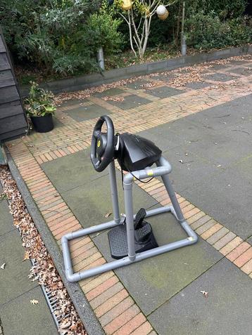 Stuur/ pedalen voor spelcomputer beschikbaar voor biedingen