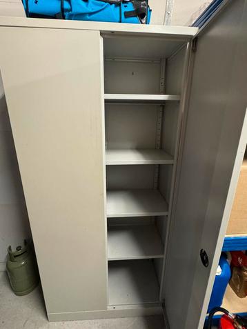 IJzeren Archiefkast - Stevig en Praktisch! beschikbaar voor biedingen